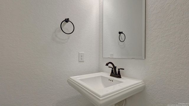 317 Haby Hill, San Antonio, TX 78253