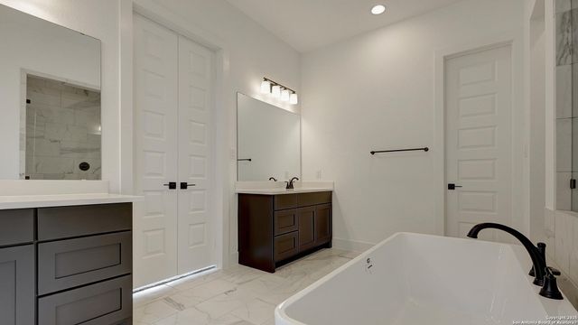 317 Haby Hill, San Antonio, TX 78253