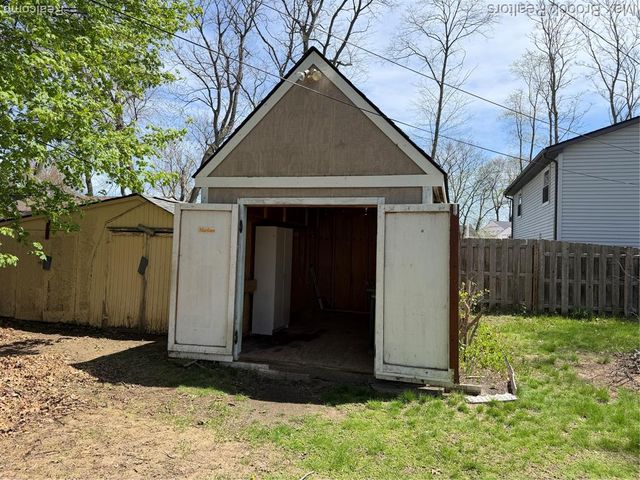 9024 Mandon Road, White Lake, MI 48386