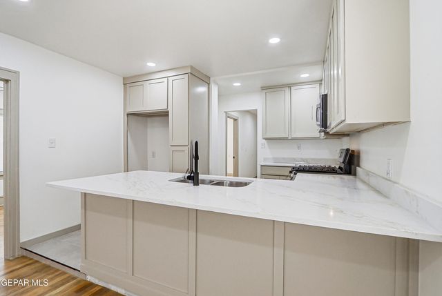 1605 N CAMPBELL Street, El Paso, TX 79902