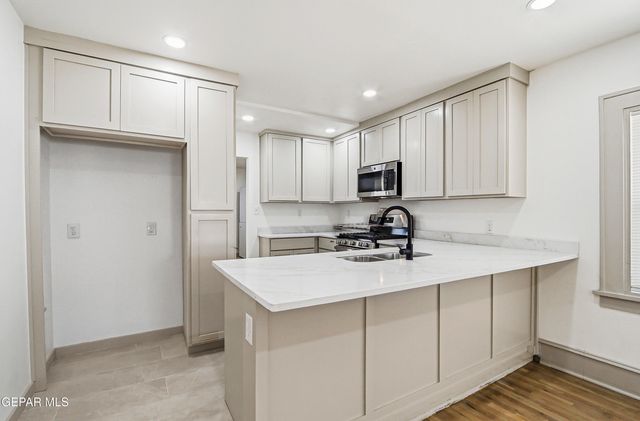1605 N CAMPBELL Street, El Paso, TX 79902