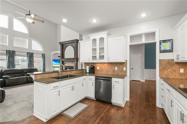 3008 S Granite Avenue, Blue Springs, MO 64015