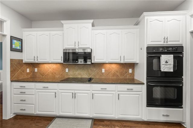 3008 S Granite Avenue, Blue Springs, MO 64015