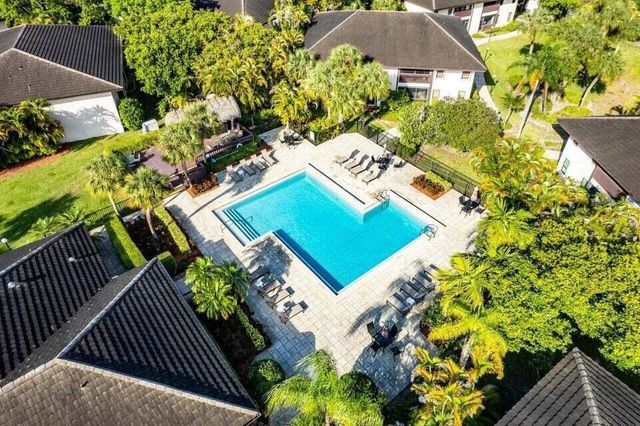 9240 Sabal Ridge Circle B, Boca Raton, FL 33434