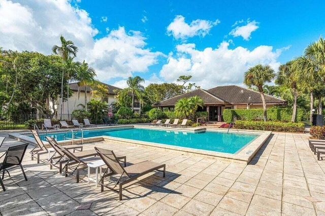 9240 Sabal Ridge Circle B, Boca Raton, FL 33434