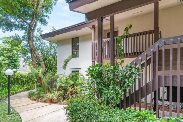 9240 Sabal Ridge Circle B, Boca Raton, FL 33434