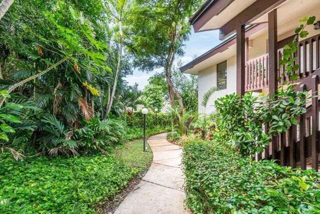 9240 Sabal Ridge Circle B, Boca Raton, FL 33434