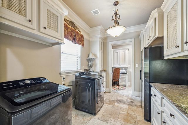 22 Sunset Park Lane, Sugar Land, TX 77479