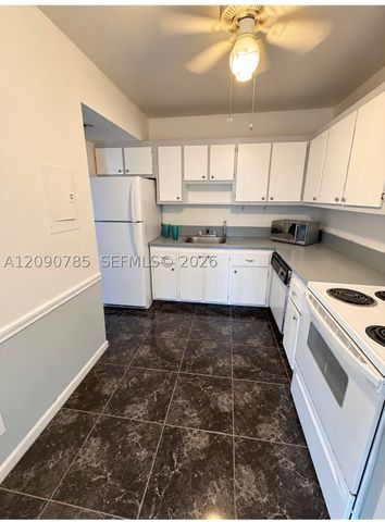 2025 NE 164th St 819, North Miami Beach, FL 33162