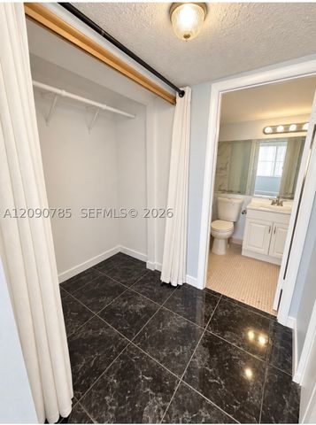 2025 NE 164th St 819, North Miami Beach, FL 33162