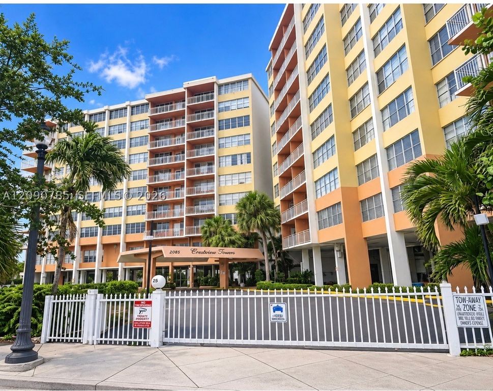 2025 NE 164th St 819, North Miami Beach, FL 33162