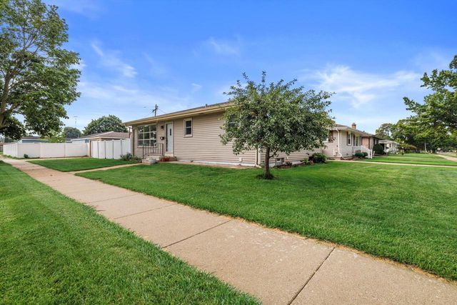 2306 17th AVENUE, Kenosha, WI 53140