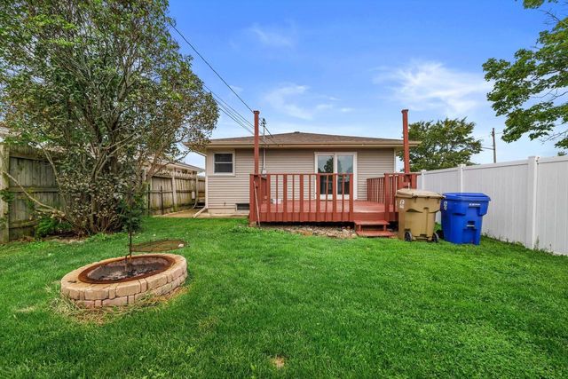 2306 17th AVENUE, Kenosha, WI 53140