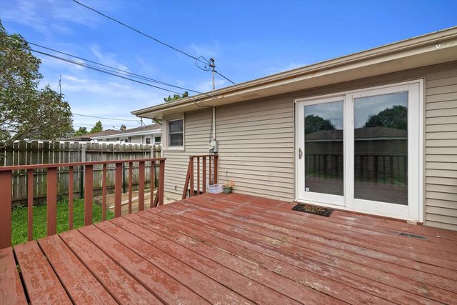 2306 17th AVENUE, Kenosha, WI 53140