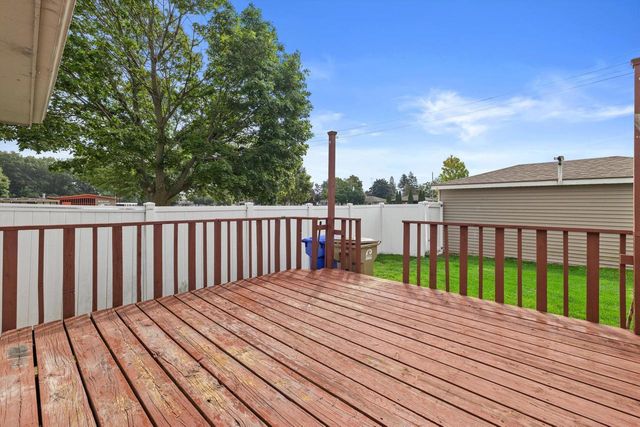 2306 17th AVENUE, Kenosha, WI 53140