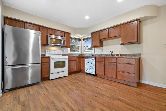 2306 17th AVENUE, Kenosha, WI 53140