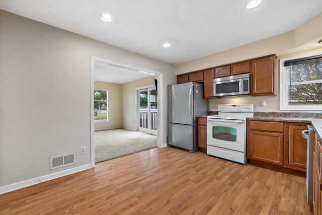 2306 17th AVENUE, Kenosha, WI 53140