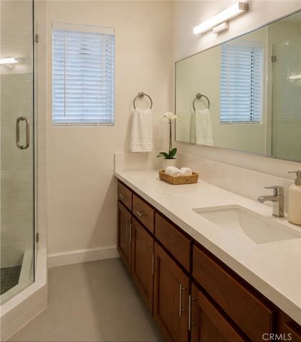 10911 Bluffside 22, Studio City, CA 91604