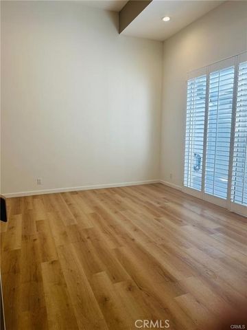 10911 Bluffside 22, Studio City, CA 91604