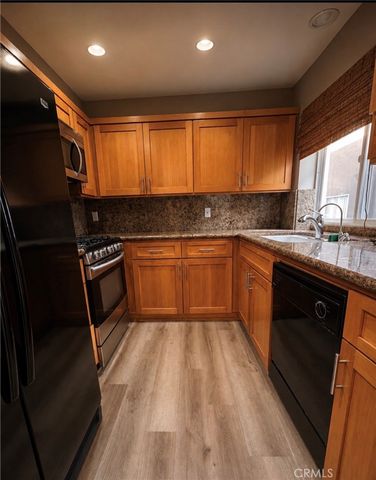10911 Bluffside 22, Studio City, CA 91604