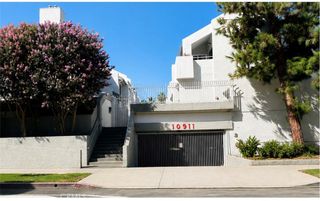 10911 Bluffside 22, Studio City, CA 91604
