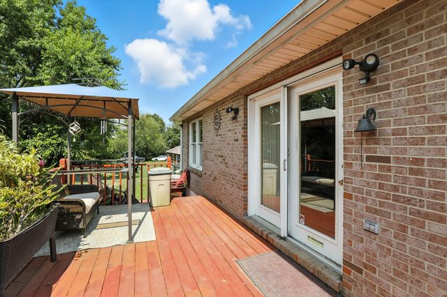 1 Ridgeport Drive, Covington, KY 41017