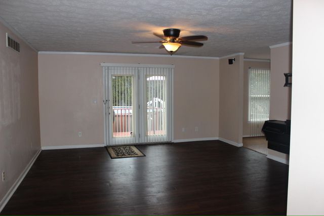 1 Ridgeport Drive, Covington, KY 41017