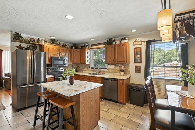 1 Ridgeport Drive, Covington, KY 41017