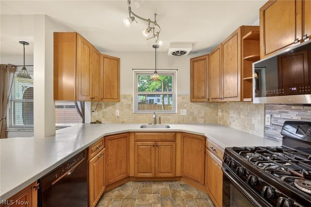 674 Upper Merriman Drive, Akron, OH 44303