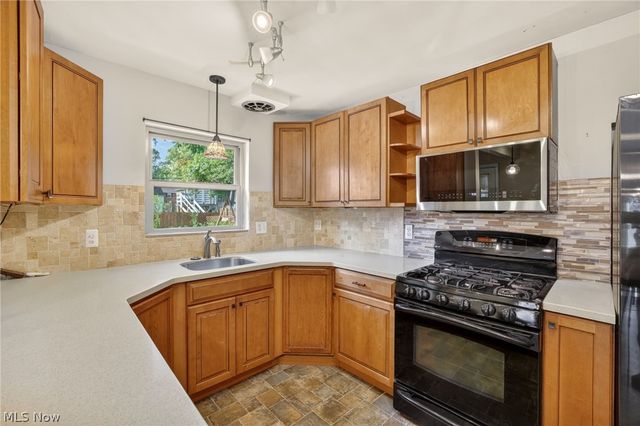 674 Upper Merriman Drive, Akron, OH 44303