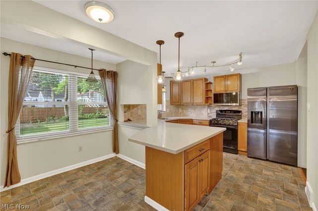 674 Upper Merriman Drive, Akron, OH 44303