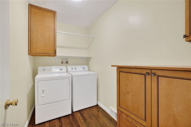 674 Upper Merriman Drive, Akron, OH 44303