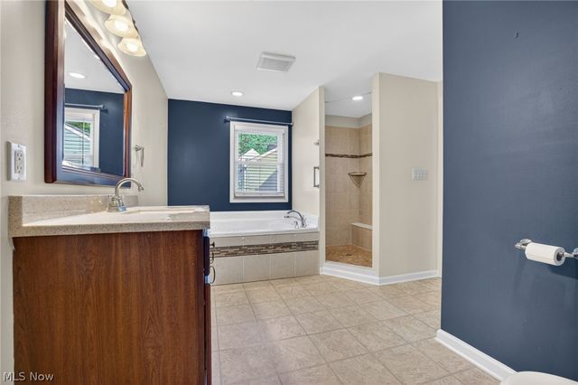 674 Upper Merriman Drive, Akron, OH 44303