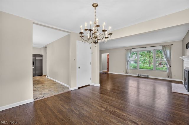 674 Upper Merriman Drive, Akron, OH 44303