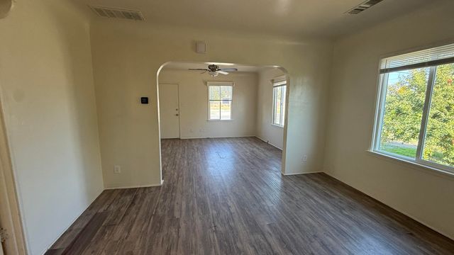 1507 W Houston Avenue, Visalia, CA 93291