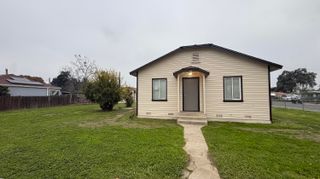 1507 W Houston Avenue, Visalia, CA 93291