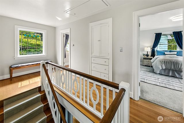 1939 E Crescent Drive, Seattle, WA 98112