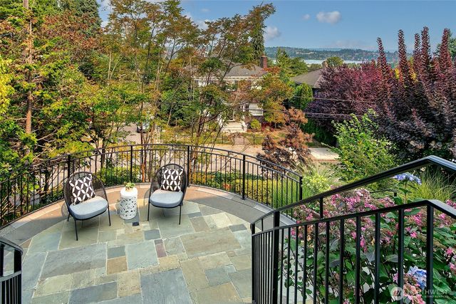 1939 E Crescent Drive, Seattle, WA 98112