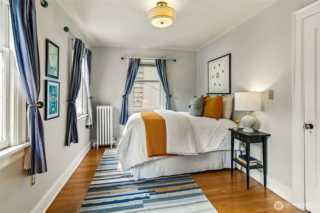 1939 E Crescent Drive, Seattle, WA 98112