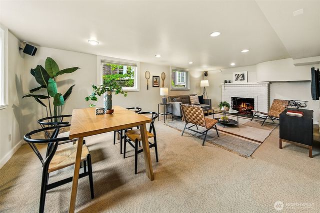 1939 E Crescent Drive, Seattle, WA 98112