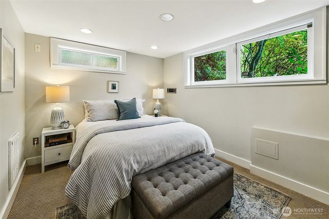 1939 E Crescent Drive, Seattle, WA 98112