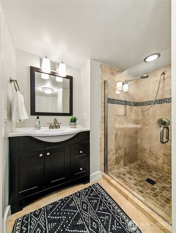 1939 E Crescent Drive, Seattle, WA 98112