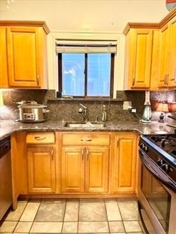 74 Newhall St 3, Lynn, MA 01902