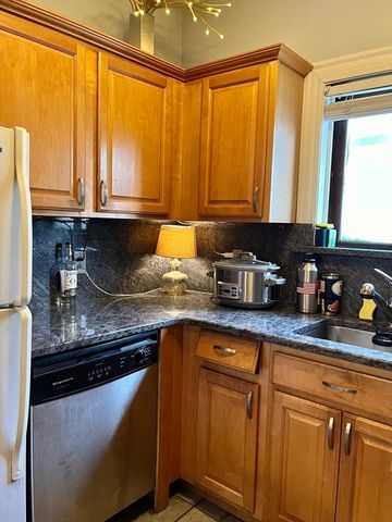 74 Newhall St 3, Lynn, MA 01902