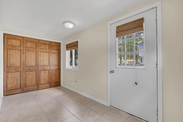 303 8th Street, De Witt, IA 52742