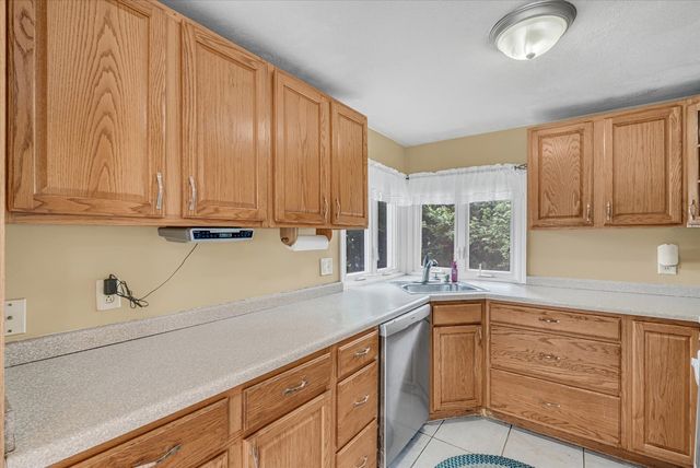 303 8th Street, De Witt, IA 52742