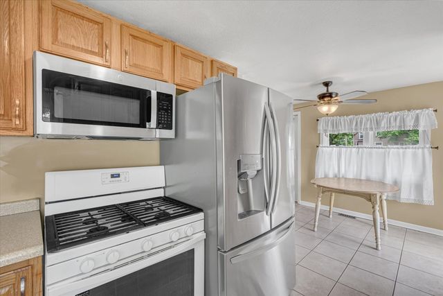 303 8th Street, De Witt, IA 52742