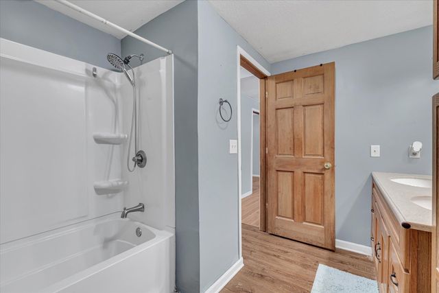 303 8th Street, De Witt, IA 52742