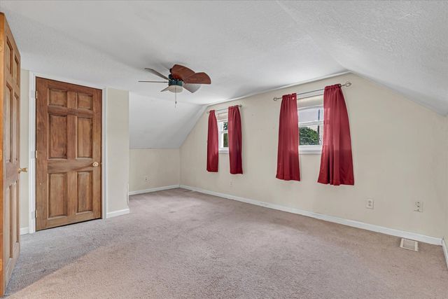 303 8th Street, De Witt, IA 52742