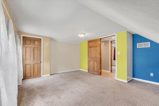 303 8th Street, De Witt, IA 52742